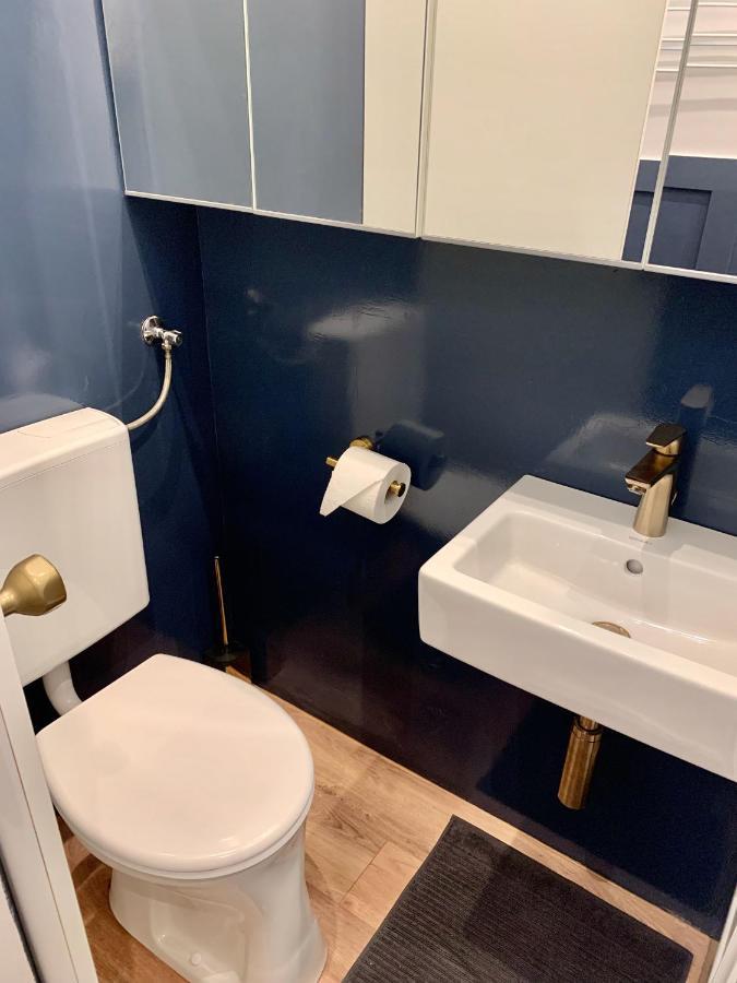 Adele Blue Danube Apartment Wina Bagian luar foto