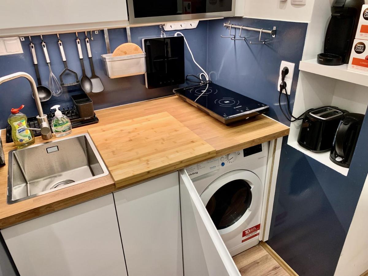 Adele Blue Danube Apartment Wina Bagian luar foto