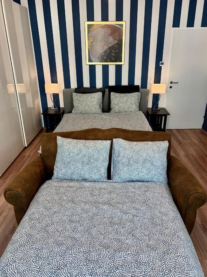Adele Blue Danube Apartment Wina Bagian luar foto